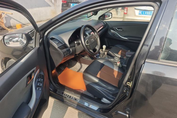 Used Zotye Z300 2014 1.5L Value Edition Manual Comfort Model Driver Seat