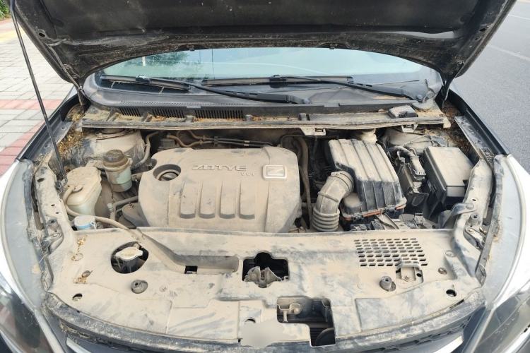 Used Zotye Z300 2014 New Vision 1.5L Manual Luxury Model Engine Bay