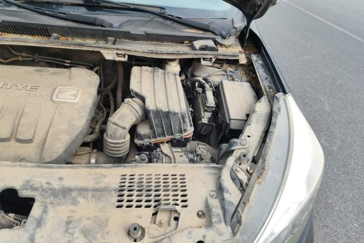 Used Zotye Z300 2014 New Vision 1.5L Manual Luxury Model Engine Bay Left