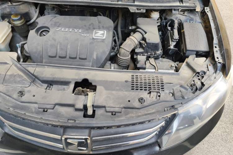 Used Zotye Z300 2014 1.5L Value Edition Manual Elite Model Engine Bay Left