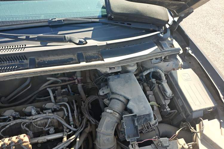 Used Zotye Z300 2014 1.5L Value Edition Manual Elite Model Engine Bay Left