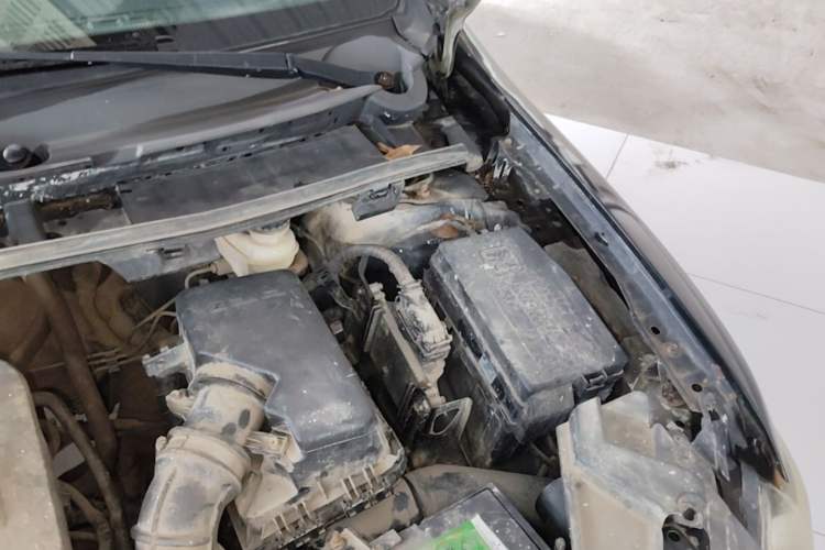 Used Zotye Z300 2014 1.5L Value Edition Manual Elite Model Engine Bay Left