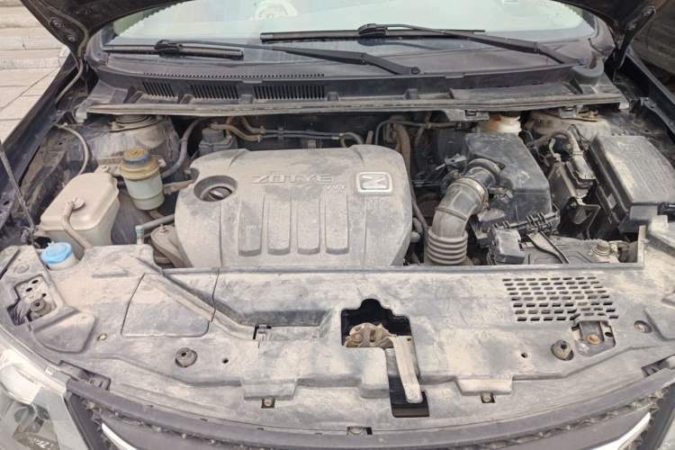 Used Zotye Z300 2014 1.5L Value Edition Manual Elite Model Engine Bay