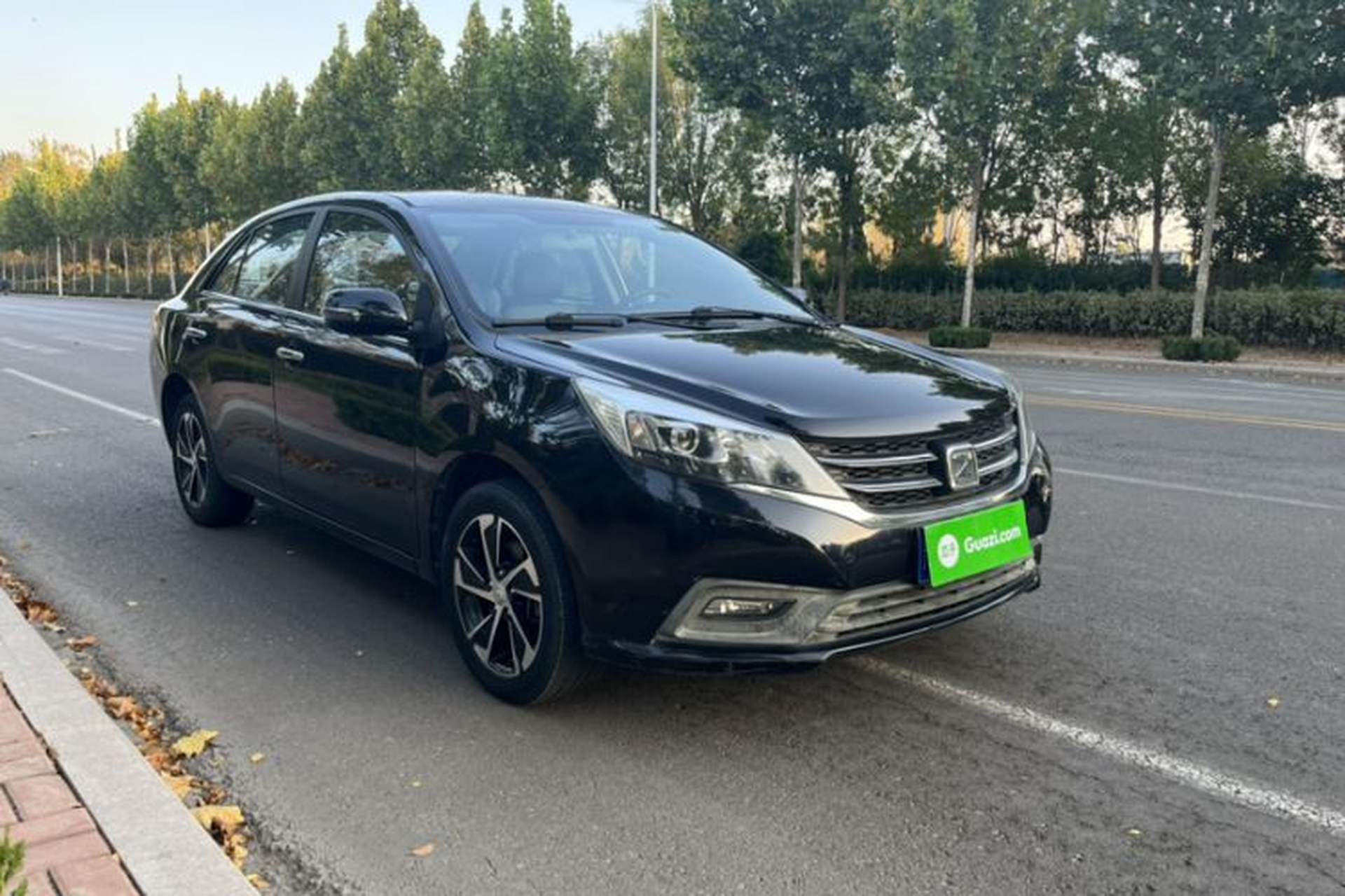 Used Zotye Z300 2014 New Vision 1.5L Manual Luxury Model Exterior 2