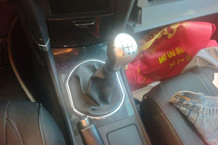 Used Zotye Z300 2014 1.5L Value Edition Manual Elite Model Gear Lever