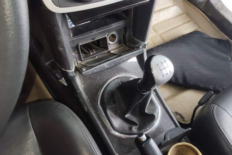 Used Zotye Z300 2014 1.5L Value Edition Manual Elite Model Gear Lever