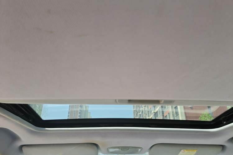 Used Zotye Z300 2014 New Vision 1.5L Manual Luxury Model Headliner