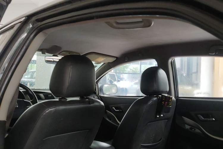 Used Zotye Z300 2014 1.5L Value Edition Manual Elite Model Headliner