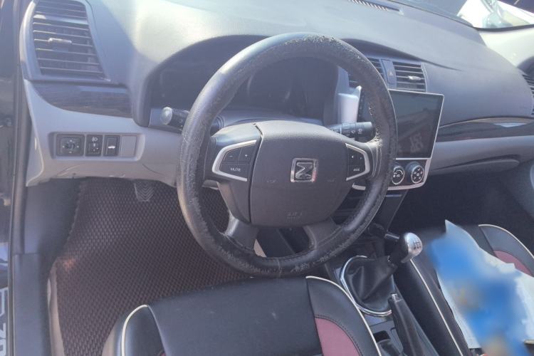 Used Zotye Z300 2014 New Vision 1.5L Manual Luxury Model Interior 3