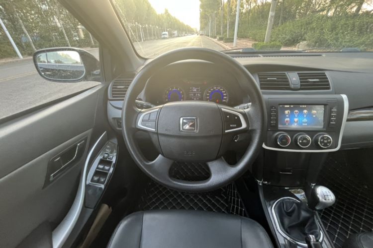 Used Zotye Z300 2014 New Vision 1.5L Manual Luxury Model Interior 3