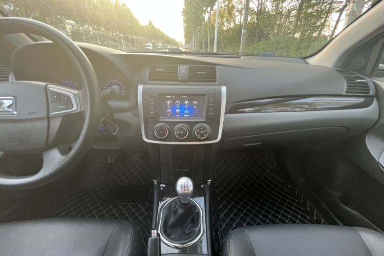 Used Zotye Z300 2014 New Vision 1.5L Manual Luxury Model Interior 5