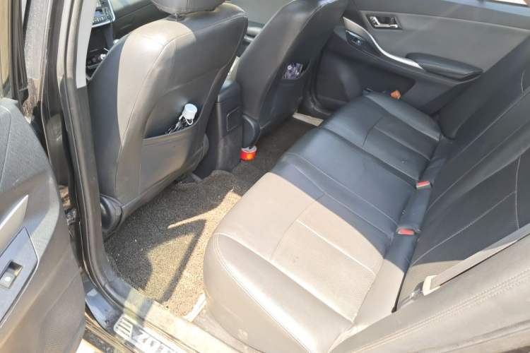 Used Zotye Z300 2014 New Vision 1.5L Manual Luxury Model Left Rear Seat