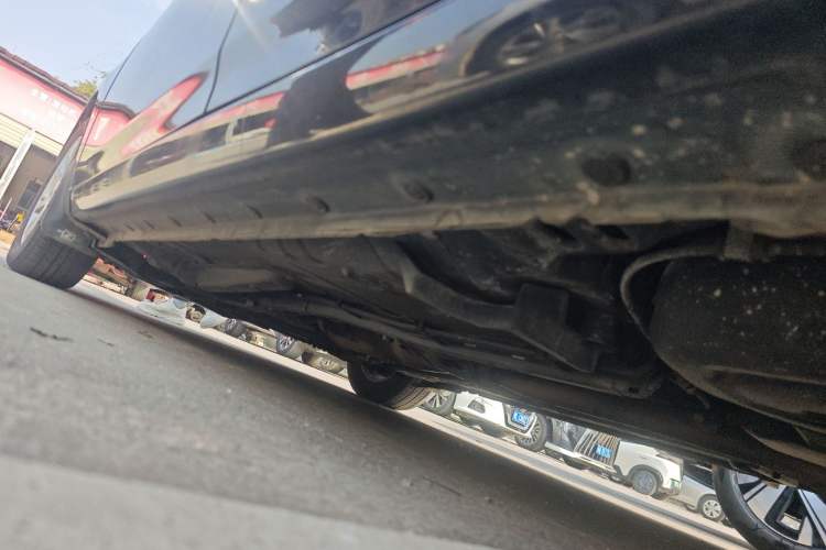Used Zotye Z300 2014 1.5L Value Edition Manual Comfort Model Left Side Sill