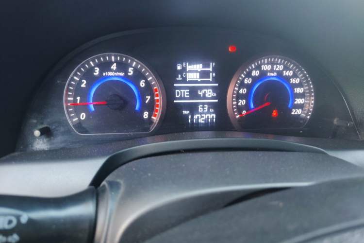 Used Zotye Z300 2014 New Vision 1.5L Manual Luxury Model Odometer Close Up