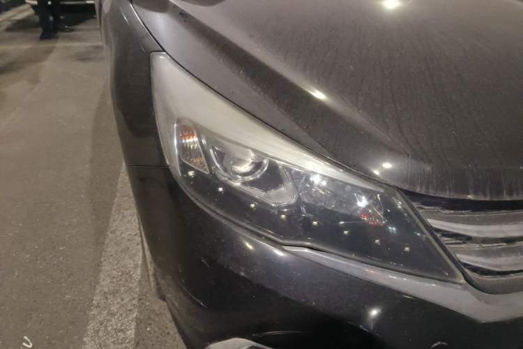 Used Zotye Z300 2014 New Vision 1.5L Manual Luxury Model Right Front Headlight