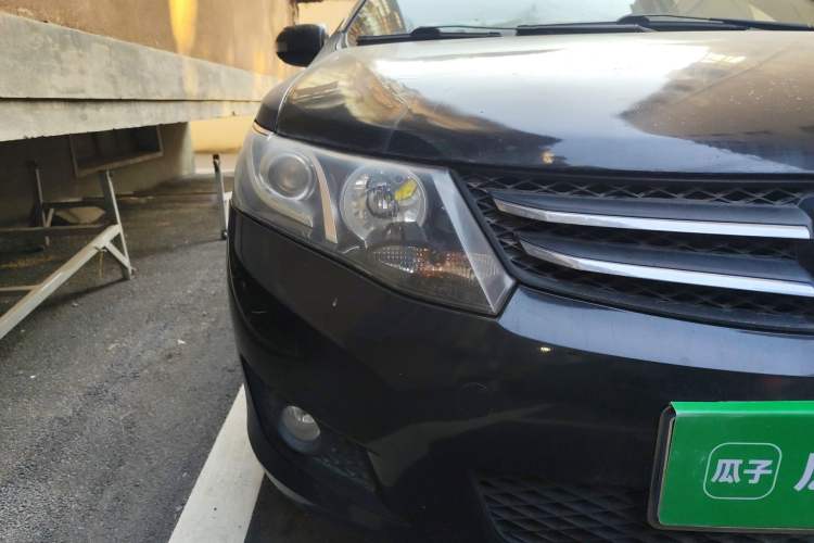 Used Zotye Z300 2014 1.5L Value Edition Manual Elite Model Right Front Headlight