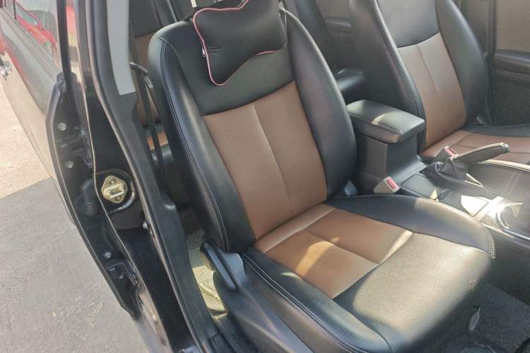 Used Zotye Z300 2014 1.5L Value Edition Manual Comfort Model Right Front Seat