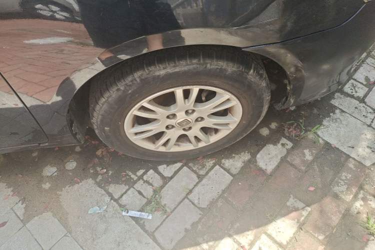 Used Zotye Z300 2014 1.5L Value Edition Manual Elite Model Right Front Wheel Hub