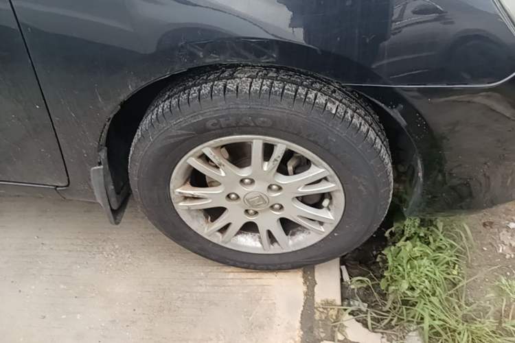Used Zotye Z300 2014 1.6L Drive-Value Edition Automatic Elite Model Right Front Wheel Hub
