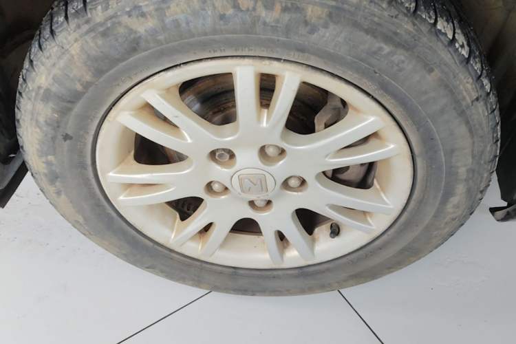 Used Zotye Z300 2014 1.5L Value Edition Manual Elite Model Right Front Wheel Hub