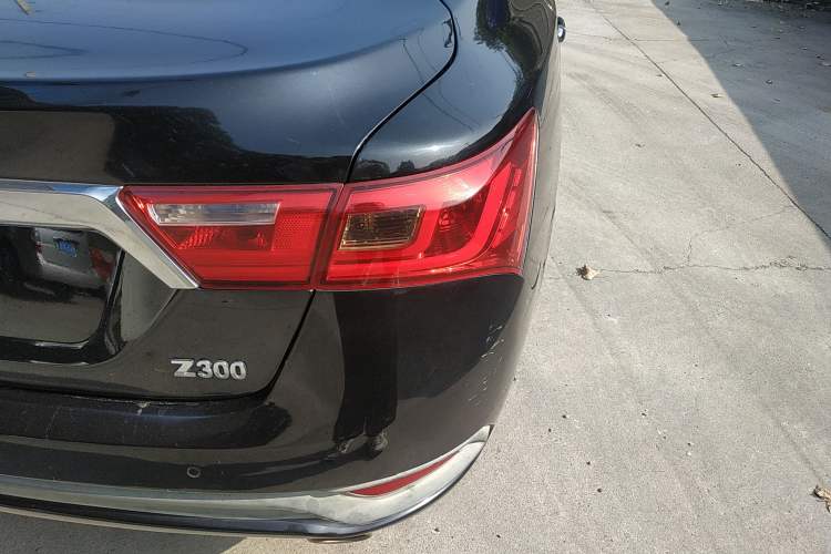 Used Zotye Z300 2014 New Vision 1.5L Manual Luxury Model Right Rear Taillight