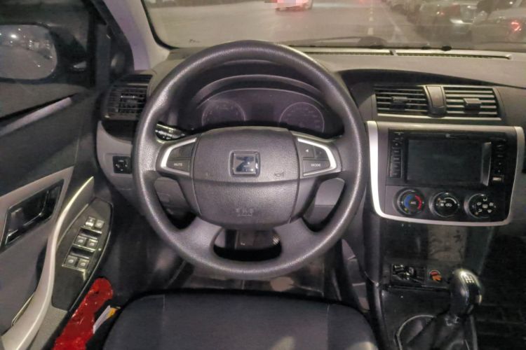 Used Zotye Z300 2014 New Vision 1.5L Manual Luxury Model Steering Wheel