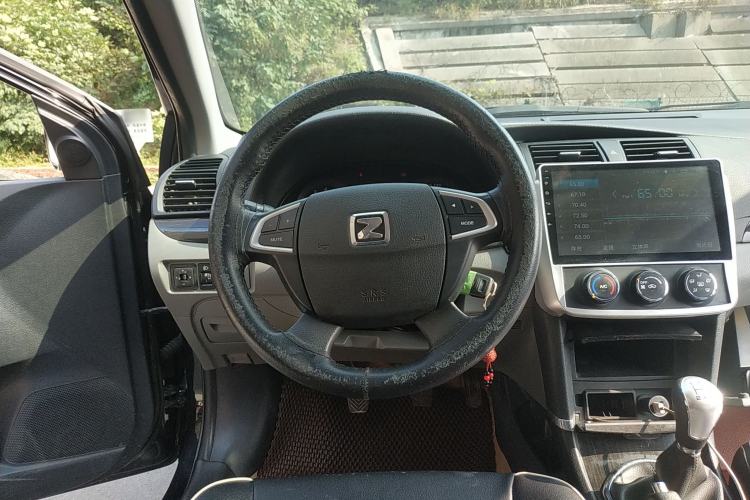 Used Zotye Z300 2014 New Vision 1.5L Manual Luxury Model Steering Wheel