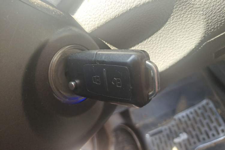 Used Zotye Z300 2014 1.5L Value Edition Manual Elite Model Vehicle Key