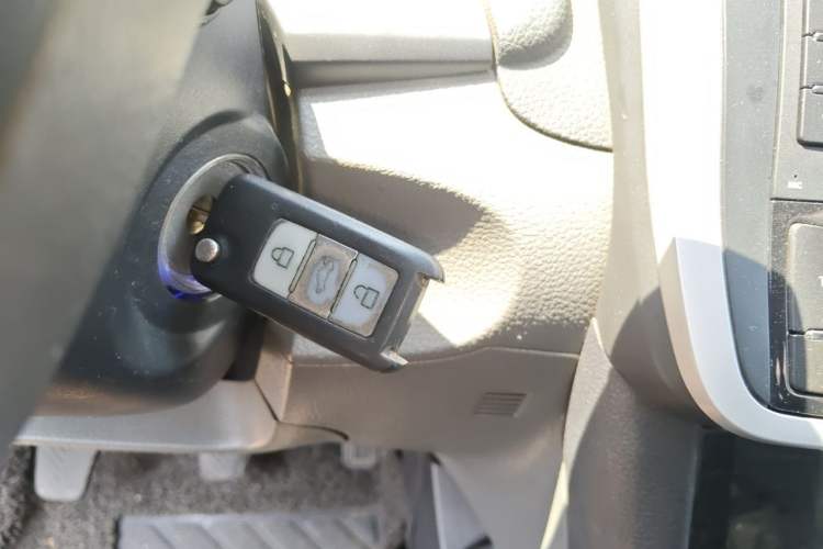 Used Zotye Z300 2014 New Vision 1.5L Manual Luxury Model Vehicle Key