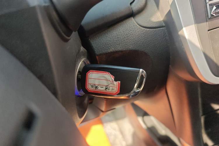 Used Zotye Z300 2014 1.5L Value Edition Manual Comfort Model Vehicle Key