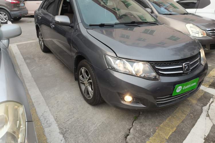 Used Zotye Z300 2014 1.5L Urban Edition Manual Luxury Model Front Right 45 Deg