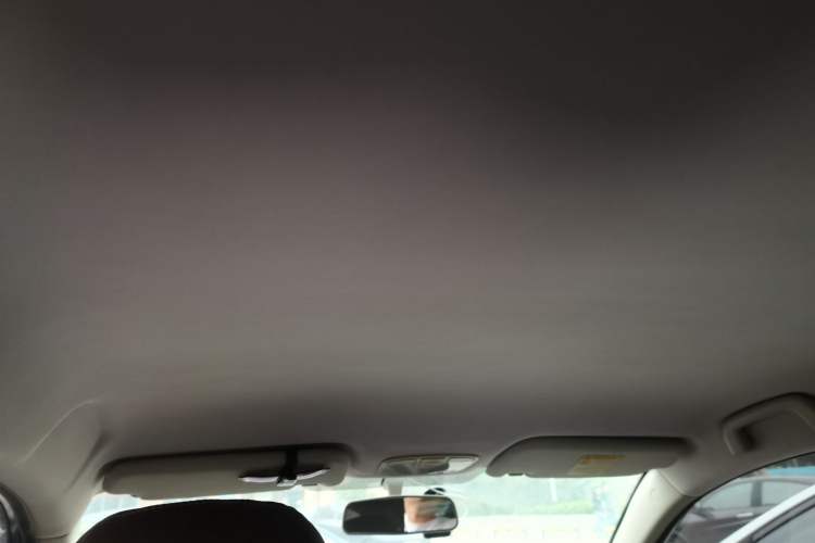 Used Zotye Z300 2014 1.5L Urban Edition Manual Luxury Model Headliner