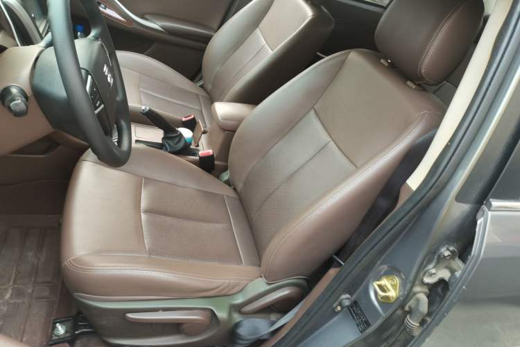 Used Zotye Z300 2014 1.5L Urban Edition Manual Luxury Model Left Front Seat