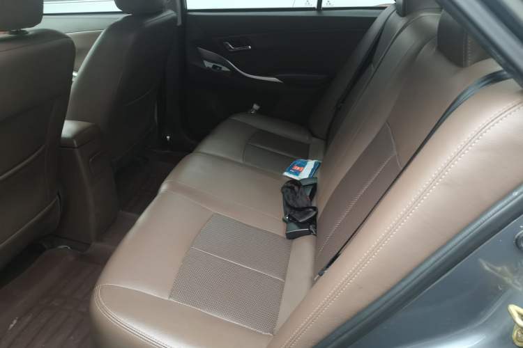Used Zotye Z300 2014 1.5L Urban Edition Manual Luxury Model Left Rear Seat
