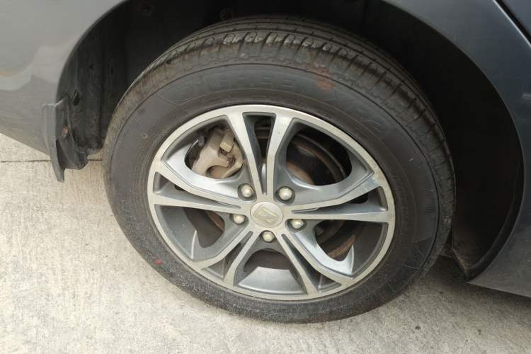 Used Zotye Z300 2014 1.5L Urban Edition Manual Luxury Model Right Rear Wheel Hub