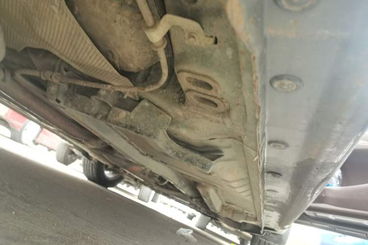 Used Zotye Z300 2014 1.5L Urban Edition Manual Luxury Model Right Side Sill