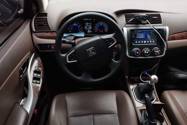 Used Zotye Z300 2014 1.5L Urban Edition Manual Luxury Model Steering Wheel