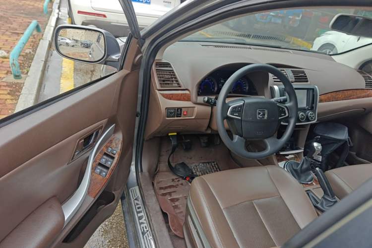 Used Zotye Z300 2014 1.5L Urban Edition Manual Luxury Model Driver Seat