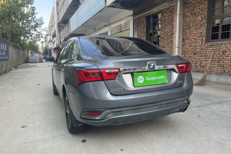Used Zotye Z300 2014 1.5L Urban Edition Manual Luxury Model Exterior 4