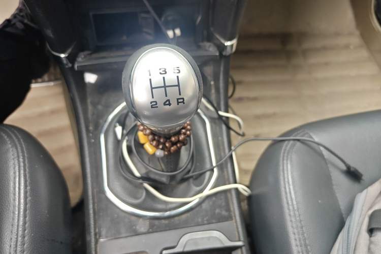 Used Zotye Z300 2014 1.5L Value Edition Manual Elite Model Gear Lever