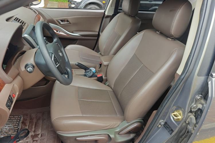 Used Zotye Z300 2014 1.5L Urban Edition Manual Luxury Model Left Front Seat