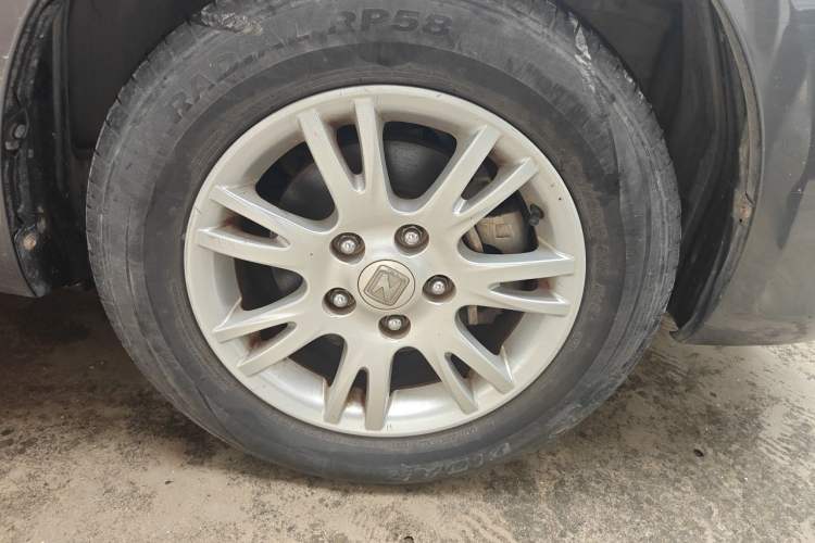 Used Zotye Z300 2014 1.5L Value Edition Manual Elite Model Right Front Wheel Hub