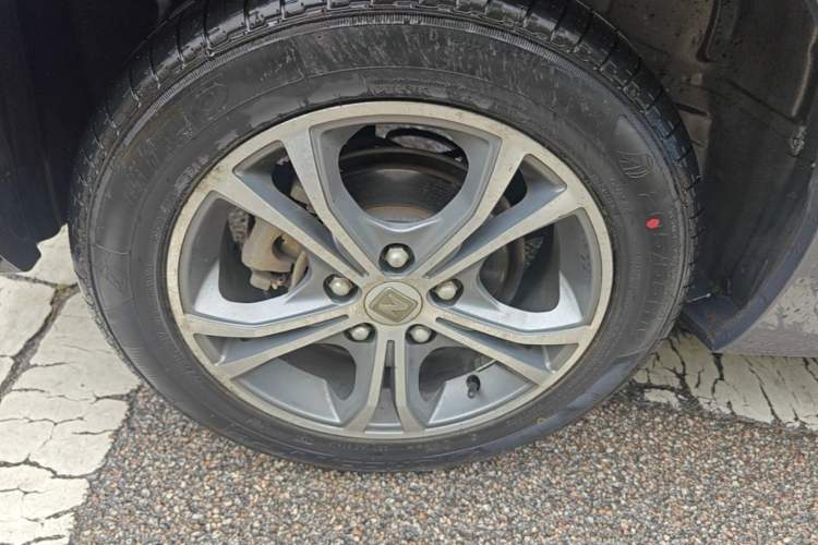 Used Zotye Z300 2014 1.5L Urban Edition Manual Luxury Model Right Rear Wheel Hub