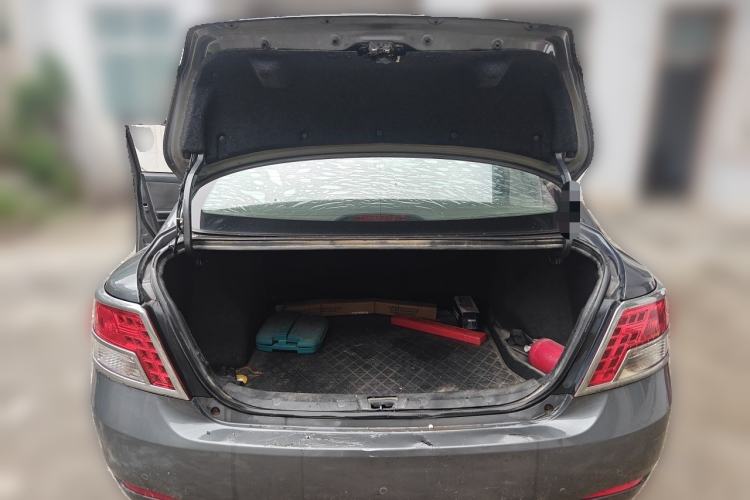 Used Zotye Z300 2014 1.5L Value Edition Manual Elite Model Trunk