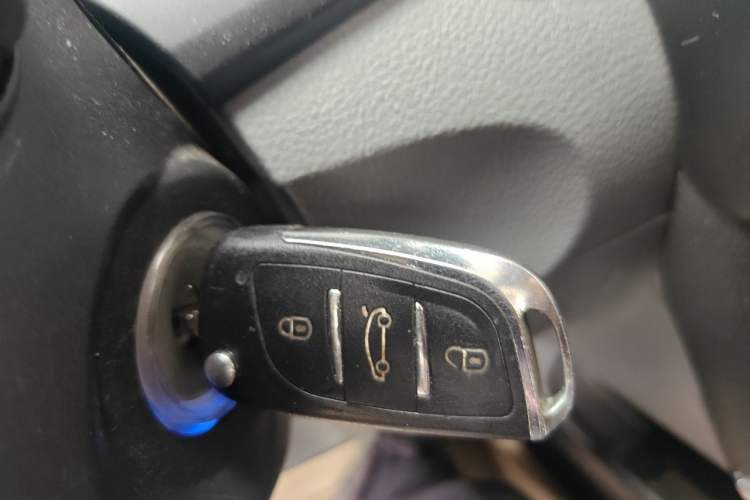 Used Zotye Z300 2014 1.5L Value Edition Manual Elite Model Vehicle Key