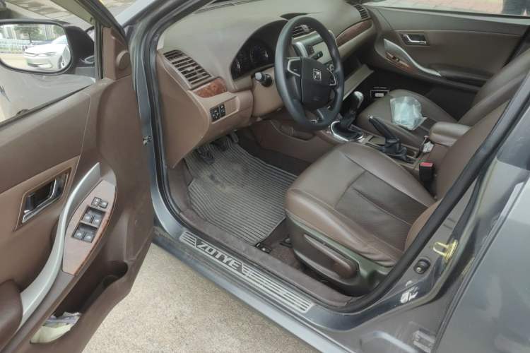 Used Zotye Z300 2014 1.5L Urban Edition Manual Luxury Model Driver Seat