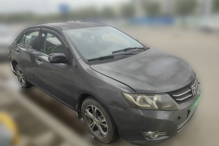 Used Zotye Z300 2014 1.5L Urban Edition Manual Luxury Model Front Right 45 Deg