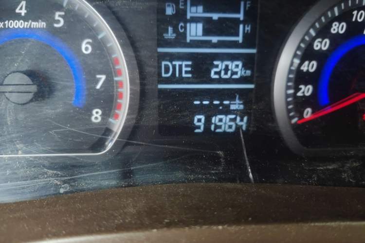 Used Zotye Z300 2014 1.5L Urban Edition Manual Luxury Model Odometer Close Up
