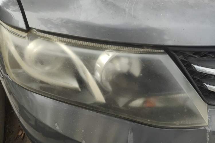 Used Zotye Z300 2014 1.5L Urban Edition Manual Luxury Model Right Front Headlight