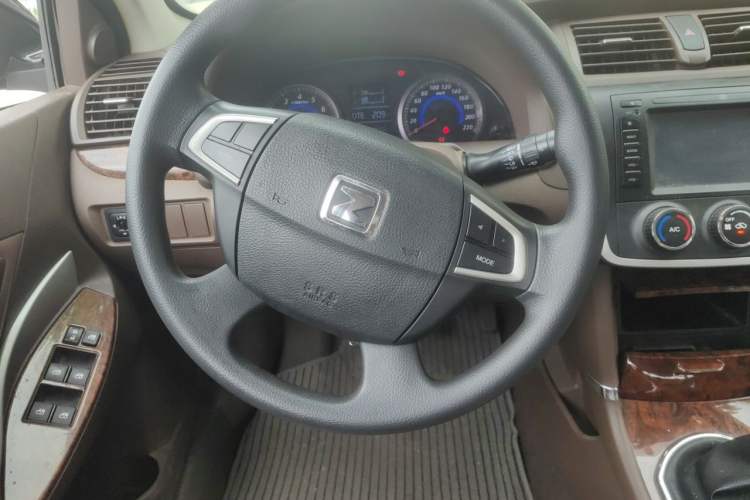 Used Zotye Z300 2014 1.5L Urban Edition Manual Luxury Model Steering Wheel